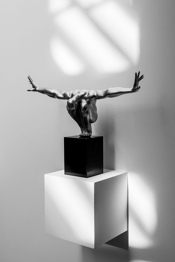 Schwarzweiß-Portrait einer Statue